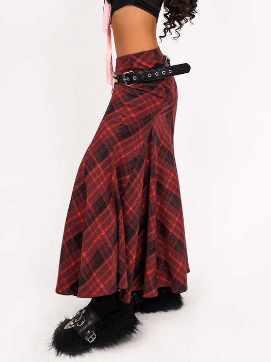 American retro atmosphere, red checkered A-line half length skirt, autumn and winter high waist slimming fish tail hem