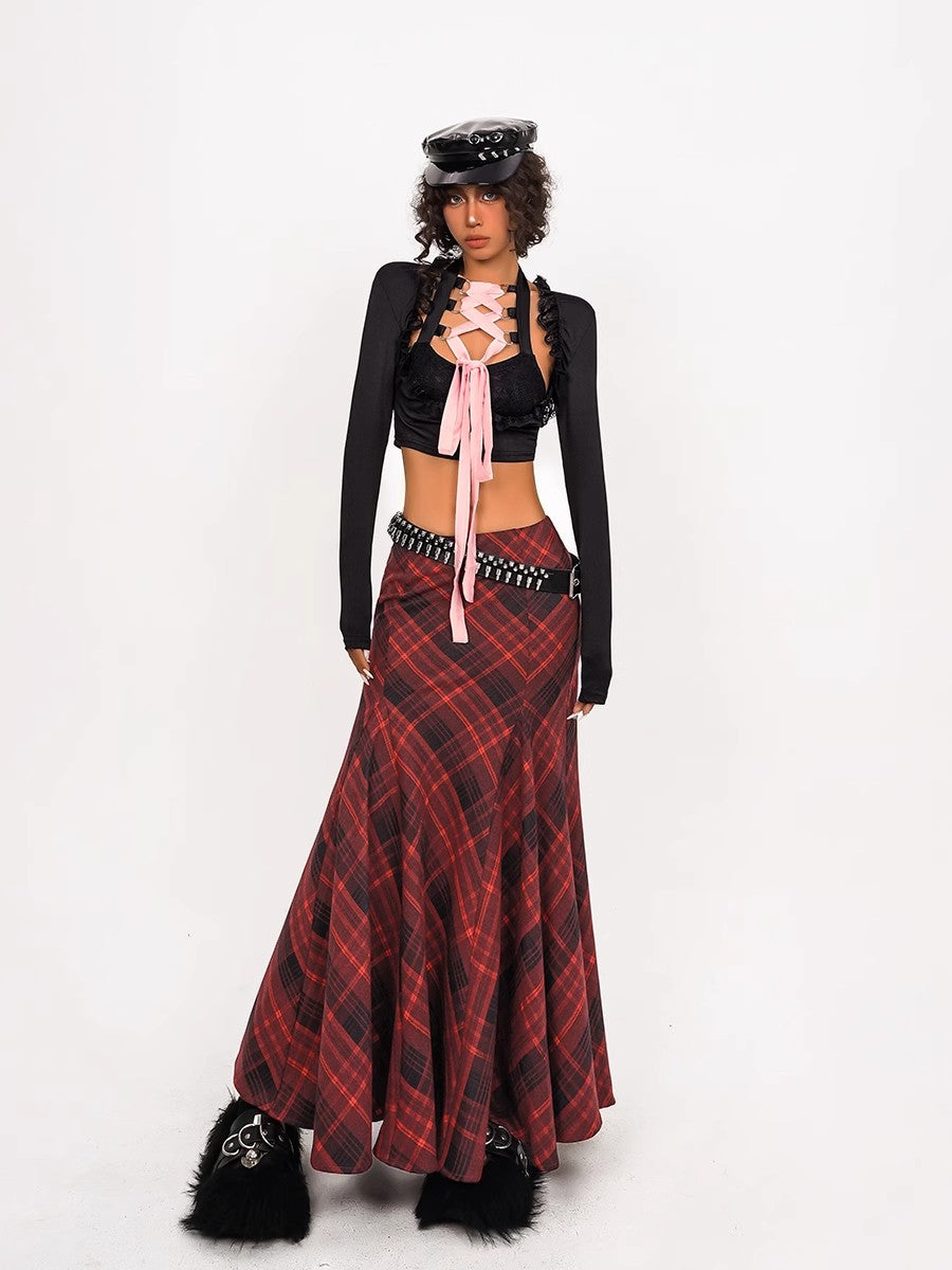 American retro atmosphere, red checkered A-line half length skirt, autumn and winter high waist slimming fish tail hem