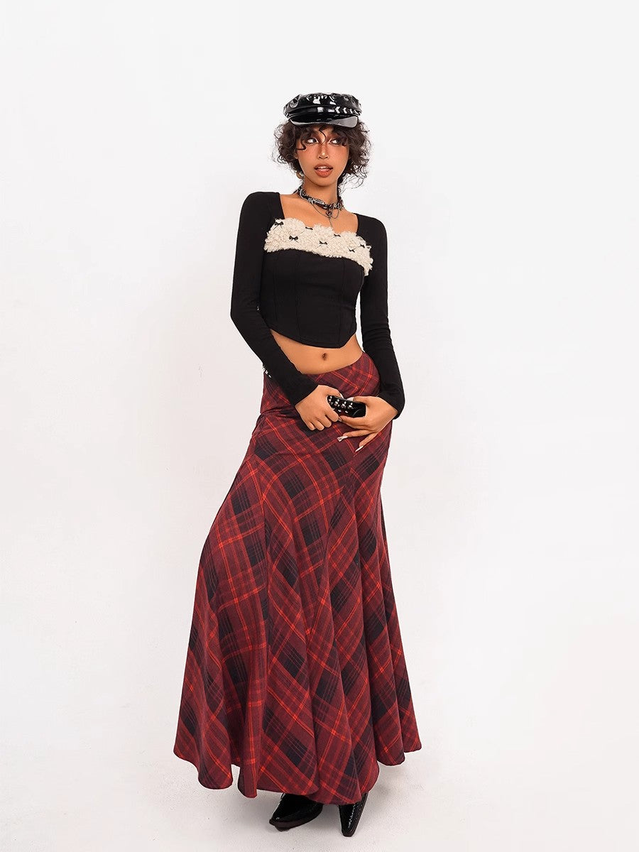 American retro atmosphere, red checkered A-line half length skirt, autumn and winter high waist slimming fish tail hem